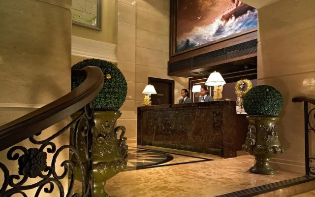 Gulliver`S Tavern Hotel Бангкок интерьер отеля
