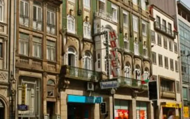 Отель Peninsular вид на фасад