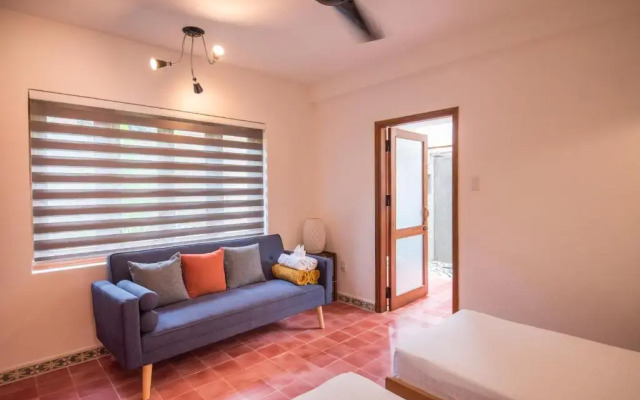 Отель An Bang Family Beach Home комната для гостей
