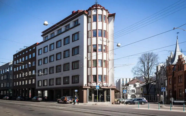 Апартаменты Parkers Boutique Apartments вид на фасад