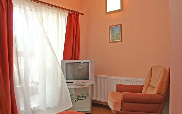 Отель Family Hotel Flora Болгария, Ардино - отзывы, цены и фото номеров - забронировать отель Family Hotel Flora онлайн комната для гостей