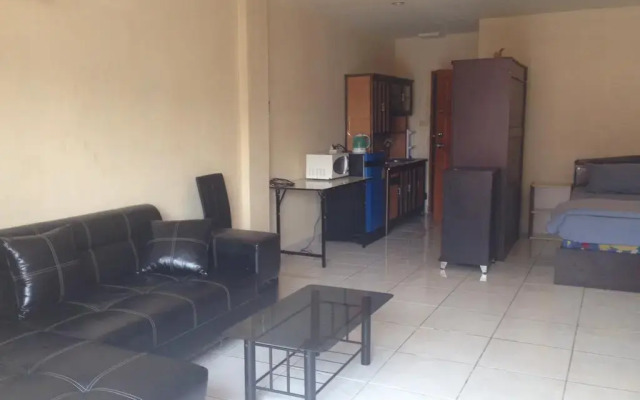Отель Jomtien Beach Guesthouse Паттайя комната для гостей