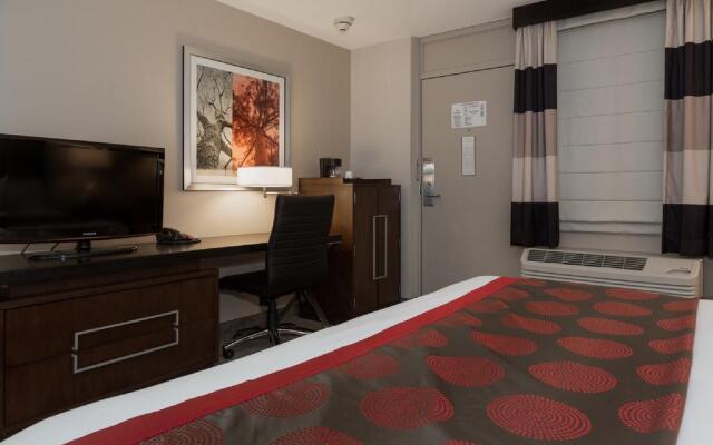 Ramada Inn Boston 1