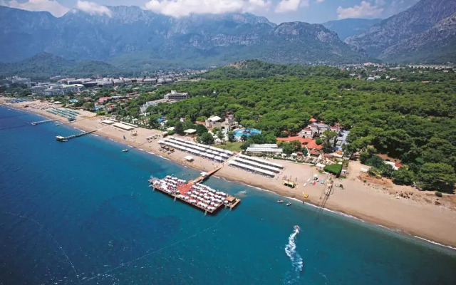 Отель Kemer Holiday Club пляж