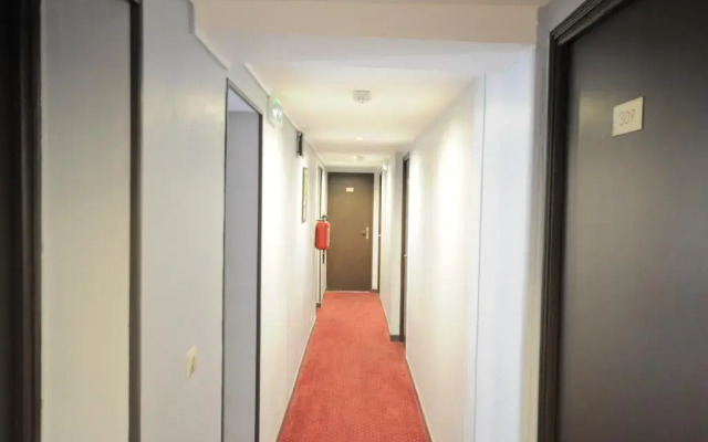 Отель Hipotel Paris Gambetta République Франция, Париж - 2 отзыва об отеле, цены и фото номеров - забронировать отель Hipotel Paris Gambetta République онлайн интерьер отеля