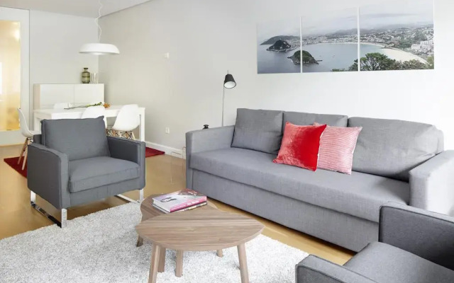 Отель Alday Apartment by FeelFree Rentals Испания, Сан-Себастьян - отзывы, цены и фото номеров - забронировать отель Alday Apartment by FeelFree Rentals онлайн комната для гостей