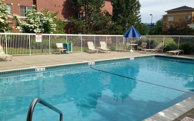 Extended Stay America - Boston - Waltham - 32 4th Ave 1