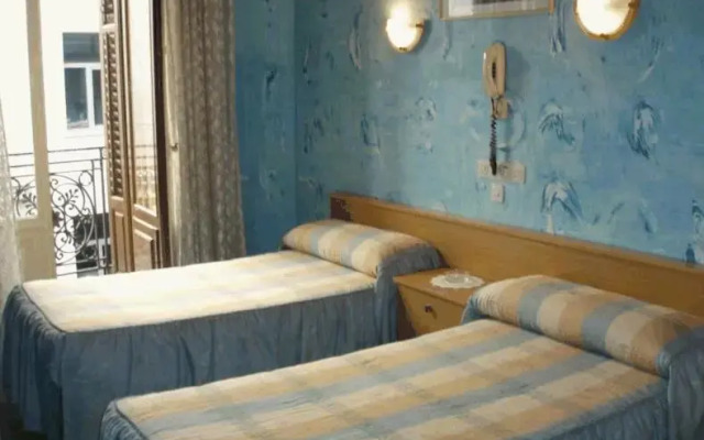 Отель Hostal Almanzor комната для гостей