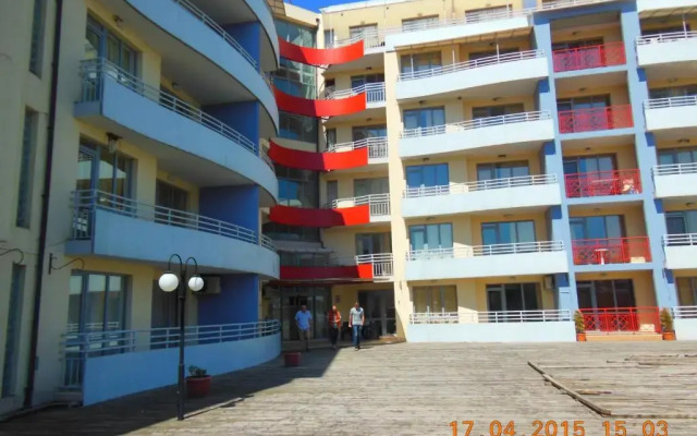 Отель Central Plaza Apartment Болгария, Солнечный берег - отзывы, цены и фото номеров - забронировать отель Central Plaza Apartment онлайн вид на фасад
