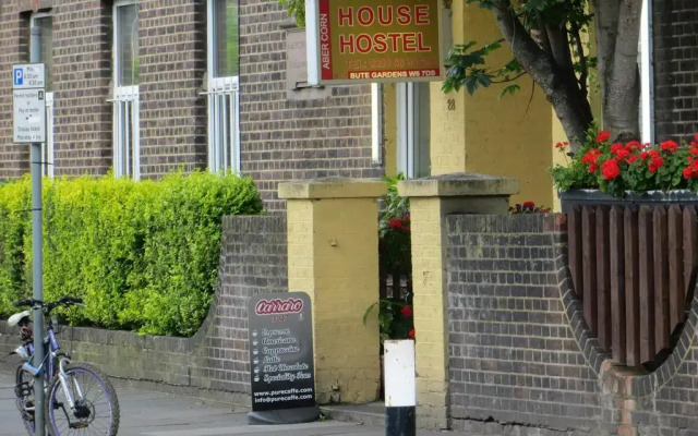 Отель Abercorn House вид на фасад