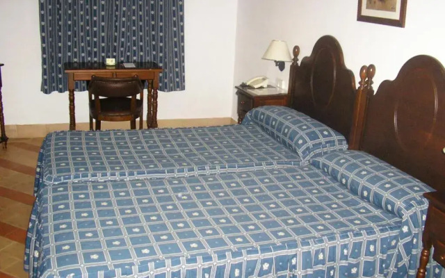 TUGASA Hotel Arco de la Villa комната для гостей