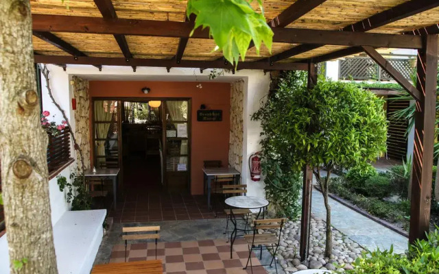Ammon Garden Hotel вид на фасад