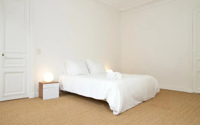 Апартаменты Notre Dame - Sorbonne Area Apartment Париж комната для гостей
