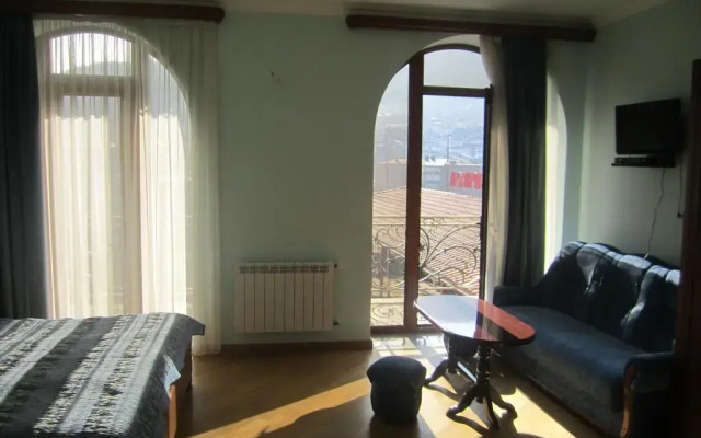 Syuniq Hotel Горис комната для гостей