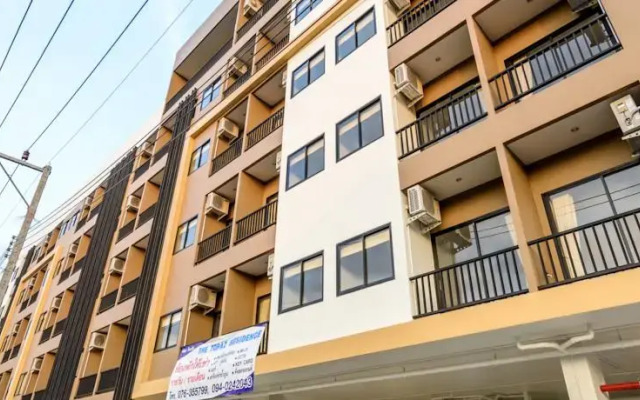 Отель The Topaz Residence вид на фасад