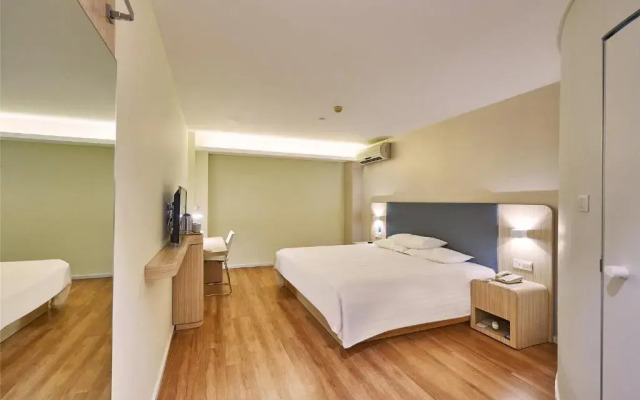 Отель Hanting Express Shenzhen Bao'an Xixiang Coach Terminal комната для гостей