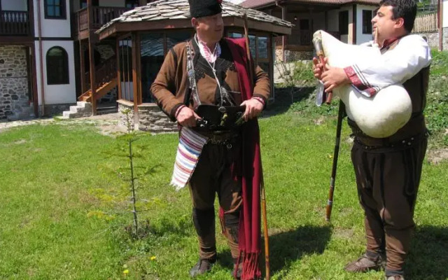 Отель Complex Old Times 2 - Belintash Болгария, Чепеларе - отзывы, цены и фото номеров - забронировать отель Complex Old Times 2 - Belintash онлайн спортивное сооружение