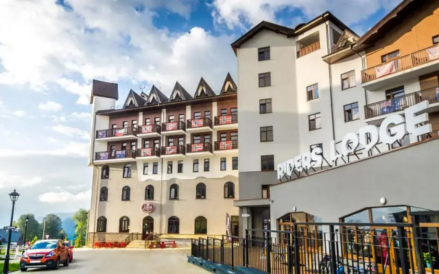 Гостиница Riders Lodge вид на фасад