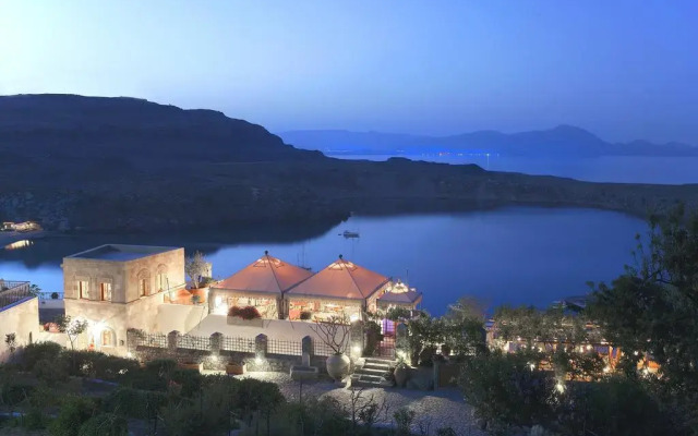 Отель Melenos Lindos Exclusive Suites and Villas вид на фасад