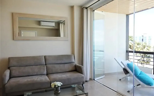 Отель Santa Clara Apartamento Испания, Торремолинос - отзывы, цены и фото номеров - забронировать отель Santa Clara Apartamento онлайн комната для гостей