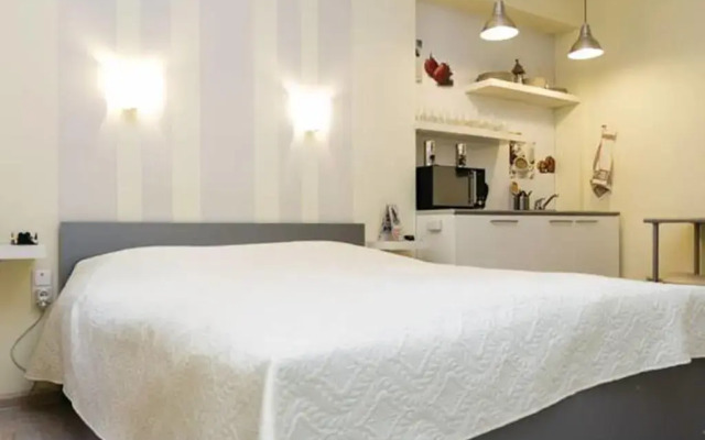 Апартаменты Romantic Apartment on Rynok square with Air-Conditioning Львов комната для гостей