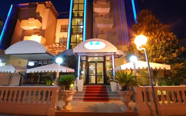 Hotel Caesar Paladium вид на фасад
