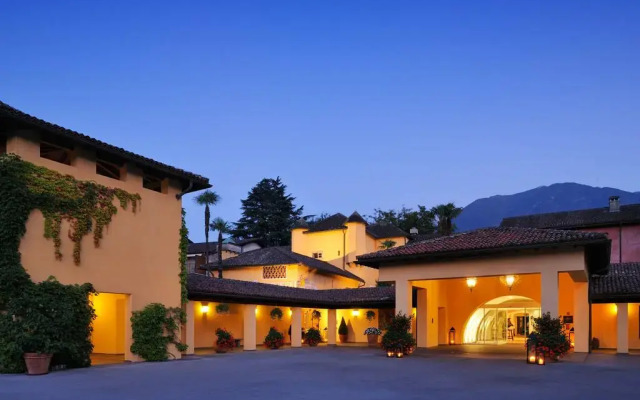 Отель Castello del Sole Beach Resort & SPA вид на фасад