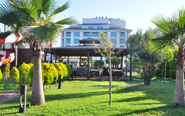 Отель Tui Day&Night Connected Club Life Belek Богазкент