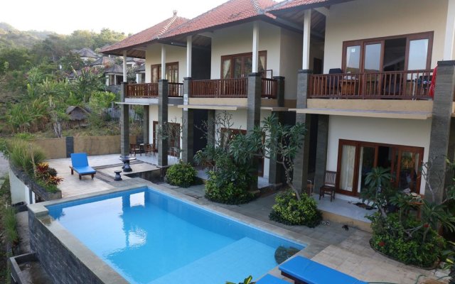 cheap accommodation in amed bali singapore