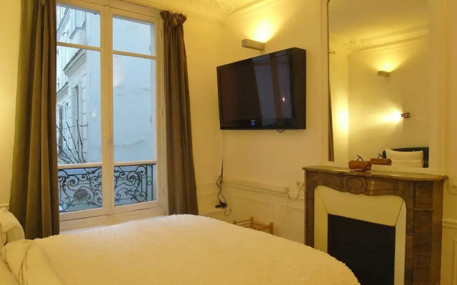 Отель 2 Separated Bedrooms near Notre Dame Франция, Париж - отзывы, цены и фото номеров - забронировать отель 2 Separated Bedrooms near Notre Dame онлайн комната для гостей