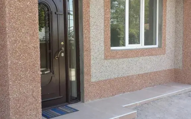 Гостевой дом На Айгестана вид на фасад