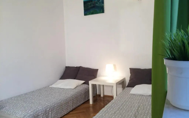 Zdrojowa28 Hostel Варшава комната для гостей