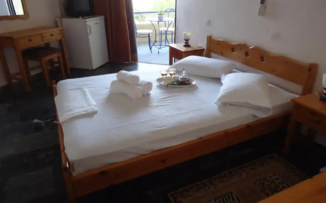 Omiros Hotel комната для гостей
