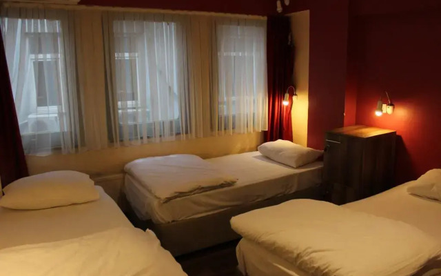 Twins Rooms Hostel комната для гостей