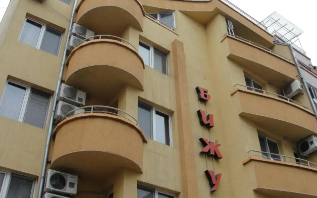 Hotel Biju вид на фасад
