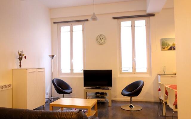 Апартаменты Riviera Apartment Old Town La Croix комната для гостей
