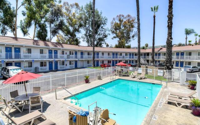 Motel 6 Los Angeles - Hacienda Heights 2