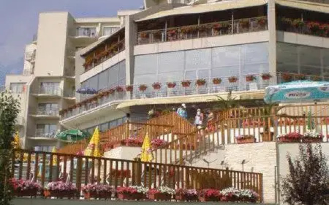 Отель Parkhotel Golden Beach - Все включено вид на фасад