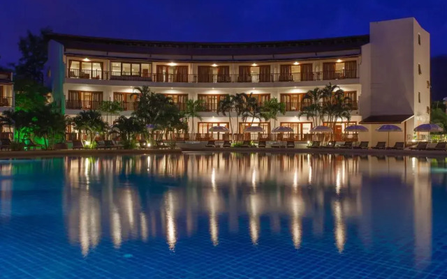Отель Arinara Bangtao Beach Resort вид на фасад