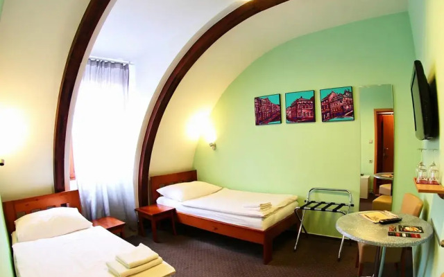 Apart Hotel Jablonec Яблонец-над-Нисой комната для гостей