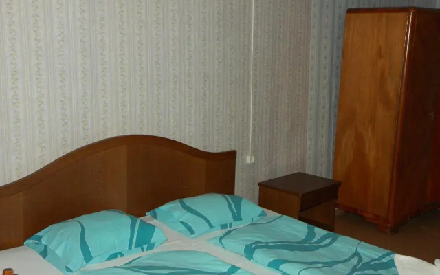 Апартаменты Sunny Side Apartments комната для гостей