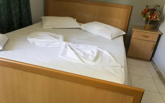 Отель Guest House Tirana Тирана комната для гостей