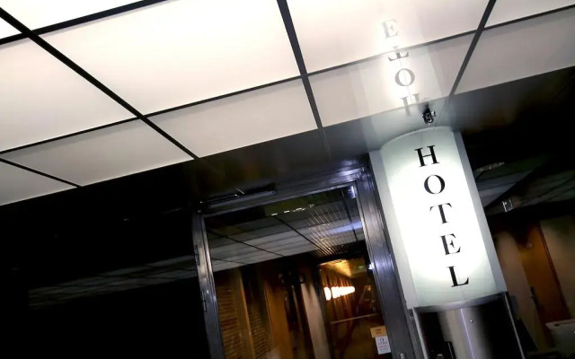 Отель Glo Hotel Airport Финляндия, Вантаа - 6 отзывов об отеле, цены и фото номеров - забронировать отель Glo Hotel Airport онлайн вид на фасад
