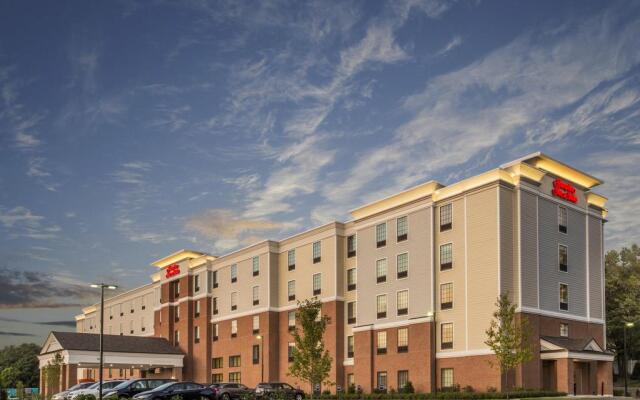 Hampton Inn & Suites Yonkers - Westchester 2