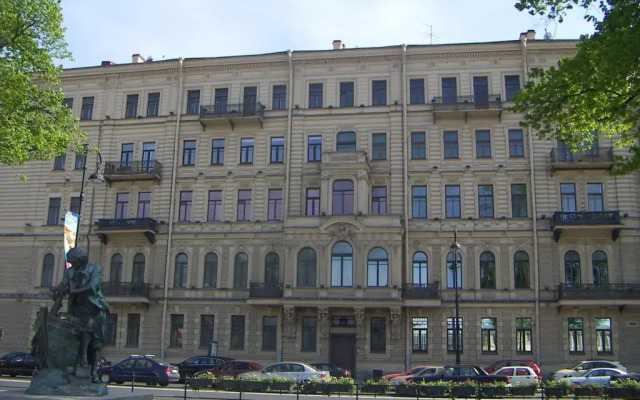 Гостиница Dostobrodsky near Hermitage 1 room вид на фасад