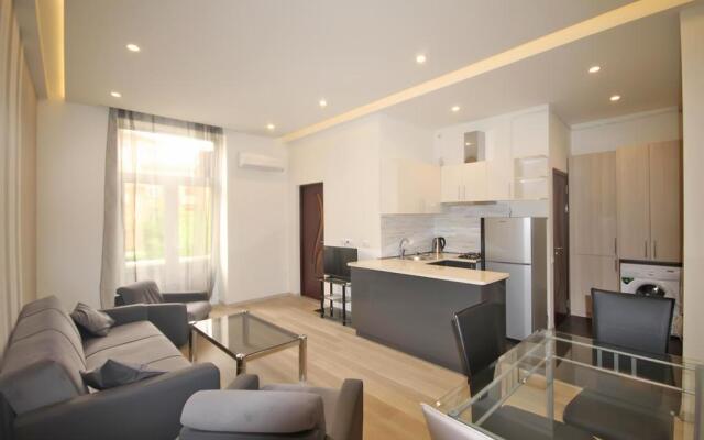 Отель Luxury Appartment at Abovyan street Армения, Ереван - отзывы, цены и фото номеров - забронировать отель Luxury Appartment at Abovyan street онлайн комната для гостей