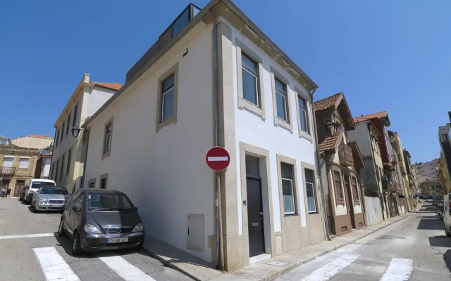 Отель Feels Like Home Porto Sea View House вид на фасад