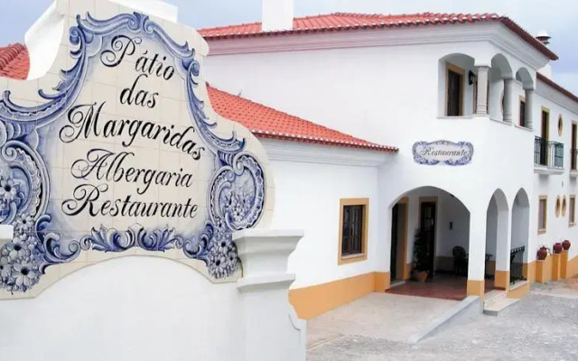 Отель Patio das Margaridas вид на фасад