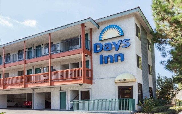 Days Inn by Wyndham Anaheim West 0