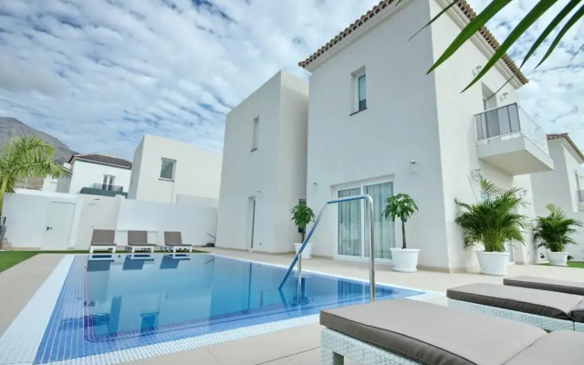 Villa Acacia